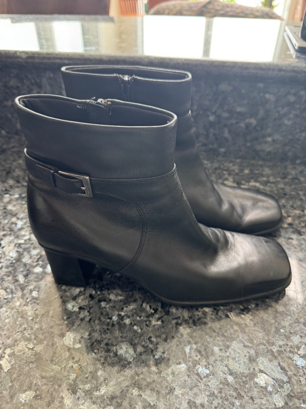 Liz Claiborne Halton Women's 8.5M Ankle Boots Brown Leather Side Zipper Used